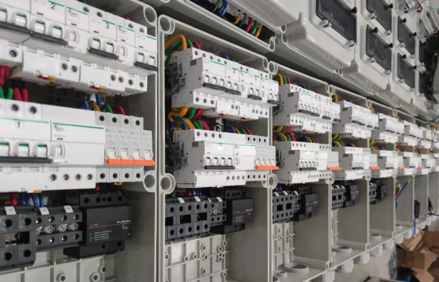 浪涌保護(hù)器